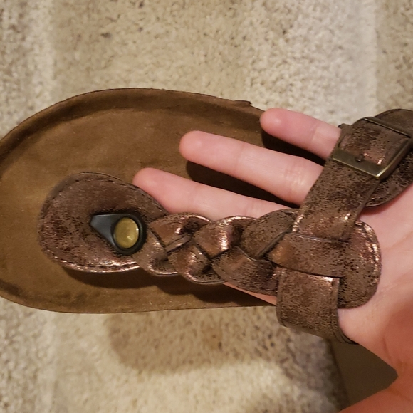 Size 10 Brown Outwoods Sandals - Picture 6 of 6